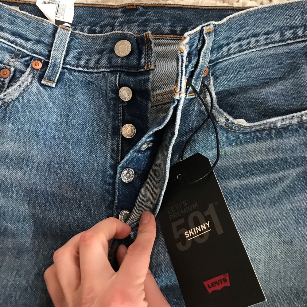 Levi’s 501‎ Distressed Skinny Jeans - Picture 5 of 7